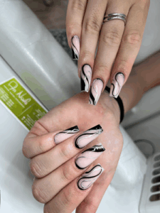 An Nails