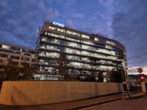 Název společnosti je KPMG Česká republika